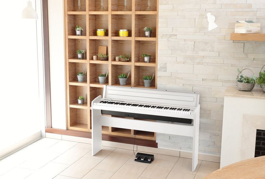 Цифровое фортепиано KORG LP-180 White Основное Фото №3