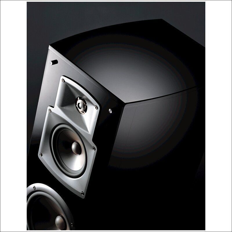 Напольная акустика Yamaha NS-777 Piano Black Основное Фото №2