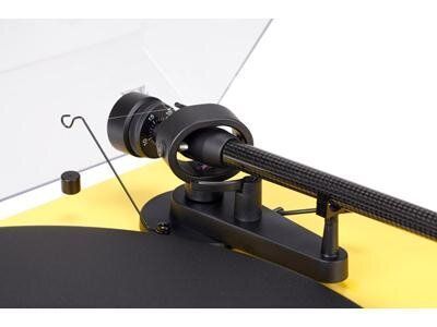 Проигрыватель винила Pro-Ject Debut Carbon Yellow (OM-10) Основное Фото №3