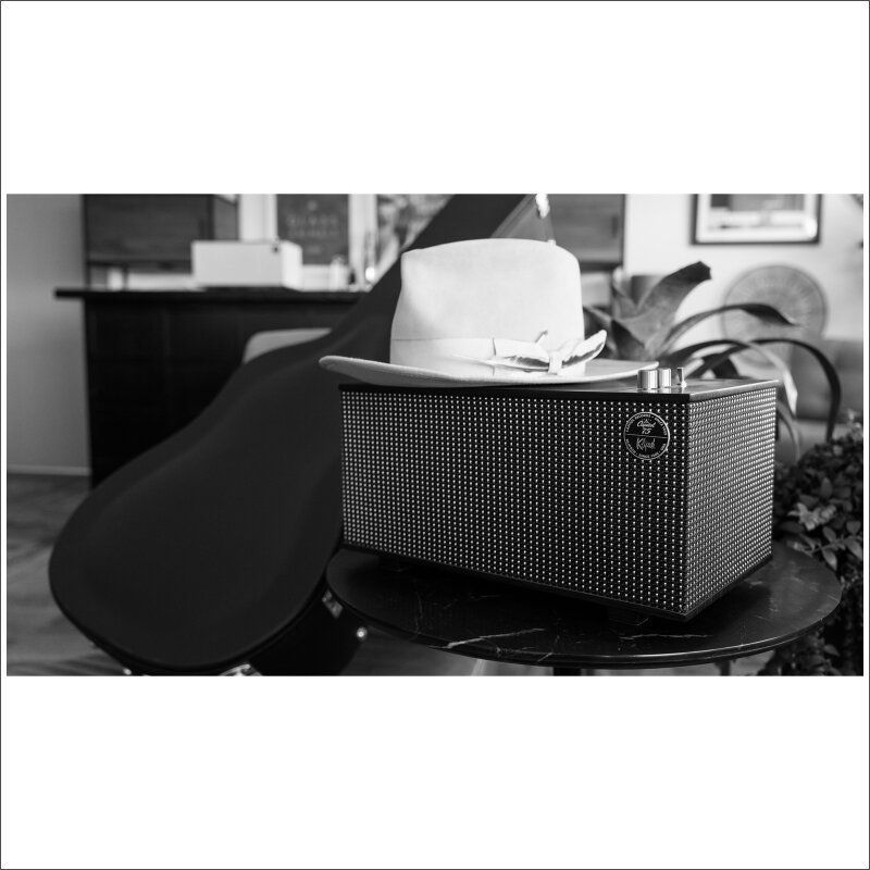Портативная акустика Klipsch The Capitol Three Ebony/Silver Основное Фото №4