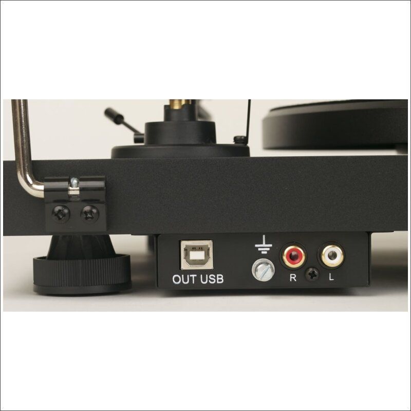 Проигрыватель винила Pro-Ject Debut Carbon Phono USB (OM10) White Основное Фото №2
