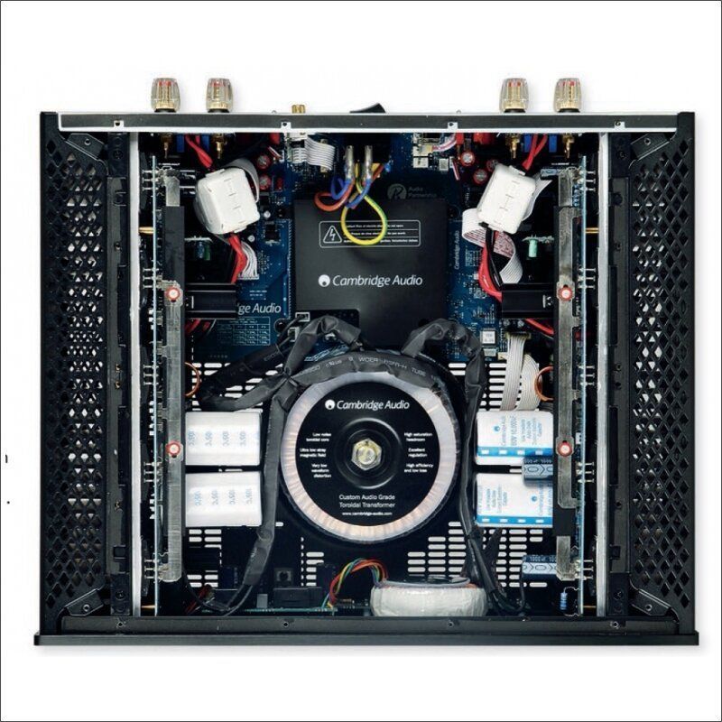 Стереоусилитель мощности Cambridge Audio Azur 851W Silver Основное Фото №3