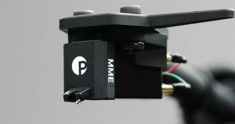 Проигрыватель винила Pro-Ject E1.2 Pick It MM E High Gloss Black Основное Фото №3