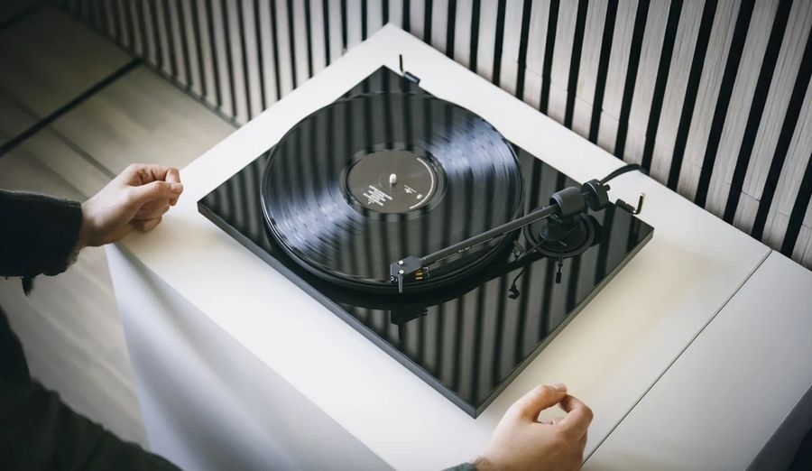 Проигрыватель винила Pro-Ject E1.2 Pick It MM E High Gloss Black Основное Фото №5