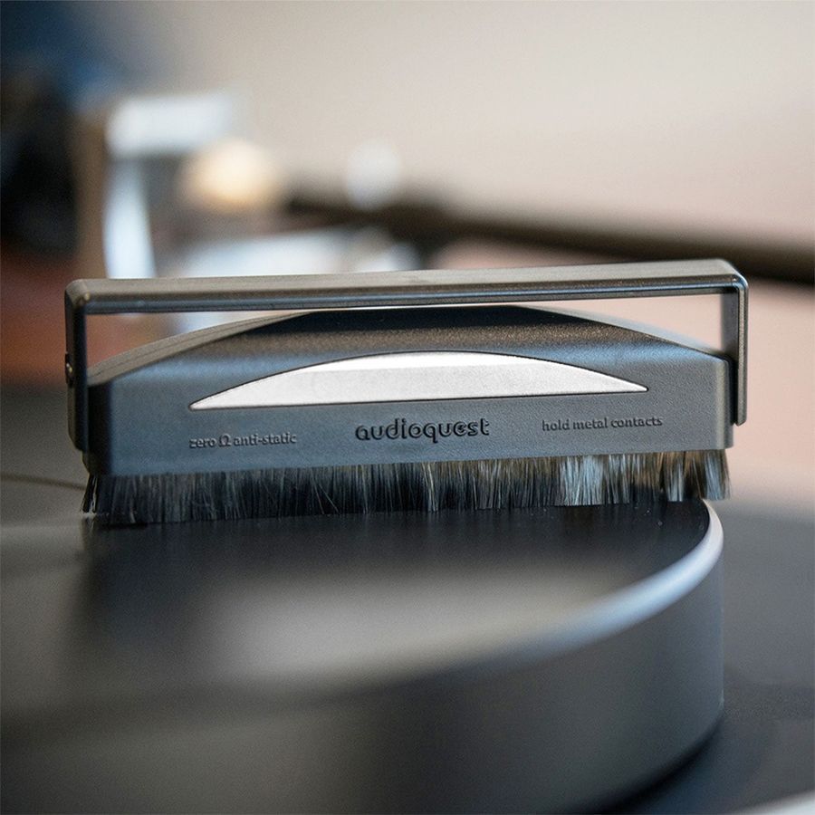 Щітка для вінілу AudioQuest Silver Anti-Static Record Brush Основне Фото №2